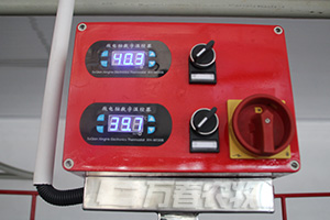 萬春產床保育欄一體化母豬產床中的電熱板控制器（精度0.1℃）
